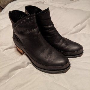 Chaco Cataluna Mid Boots